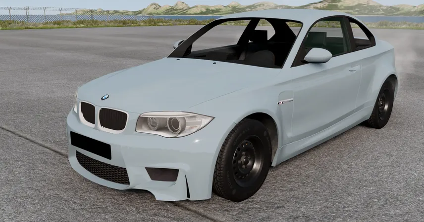 Автомобиль BMW 1M v 2.0